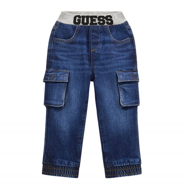Παιδικό Jean παντελόνι Guess cargo N4RA01D4GV0 μπλε για αγόρια που θέλουν άνετο και ωραίο καθημερινό ντύσιμο