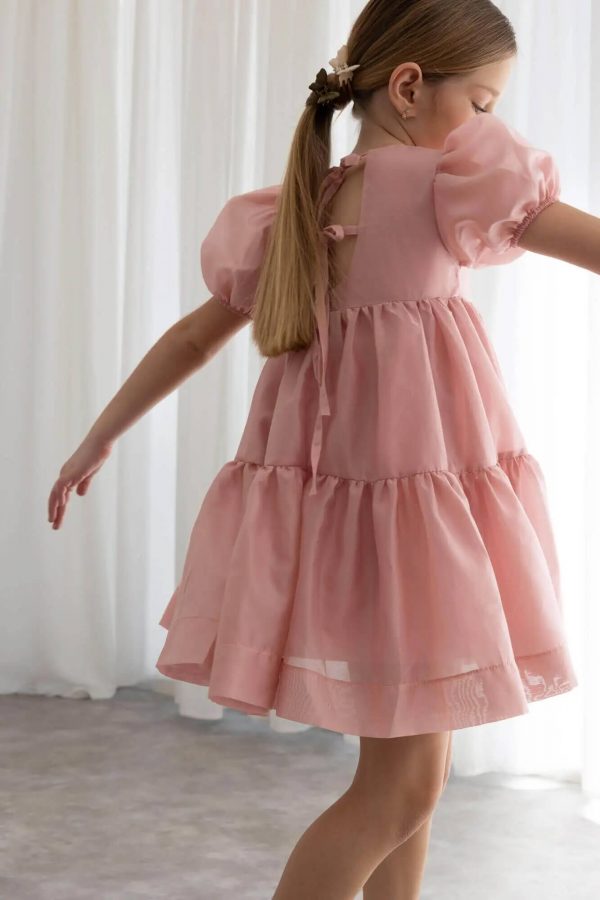 Παιδικό φόρεμα Alice με βολάν & φουσκωτά μανίκια a11031 ροζ για κορίτσια