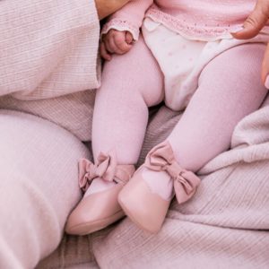 Βρεφικές μπαρέτες παπούτσια αγκαλιάς με φιόγκο Mayoral 09961-086 Ροζ για κορίτσια