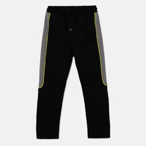 Παιδικά παντελόνια φούτερ φόρμας Guess Μαύρο L5YQ12KCCH0 για αγόρια που θέλουν ωραίο και μοδάτο αθλητικό ντύσιμο στο σχολείο